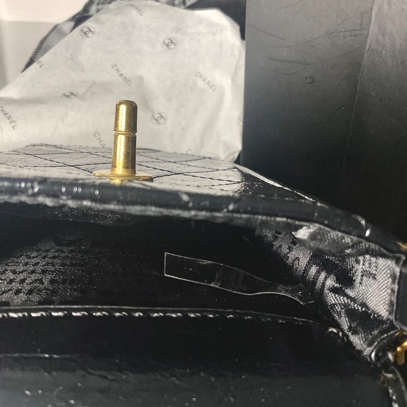 CHANEL BEAUTE MAKEUP CASHMERE & SILK SCARF & CROSSBODY BAG AND CHANGE/ KEY PURSE - Picture 13 of 16